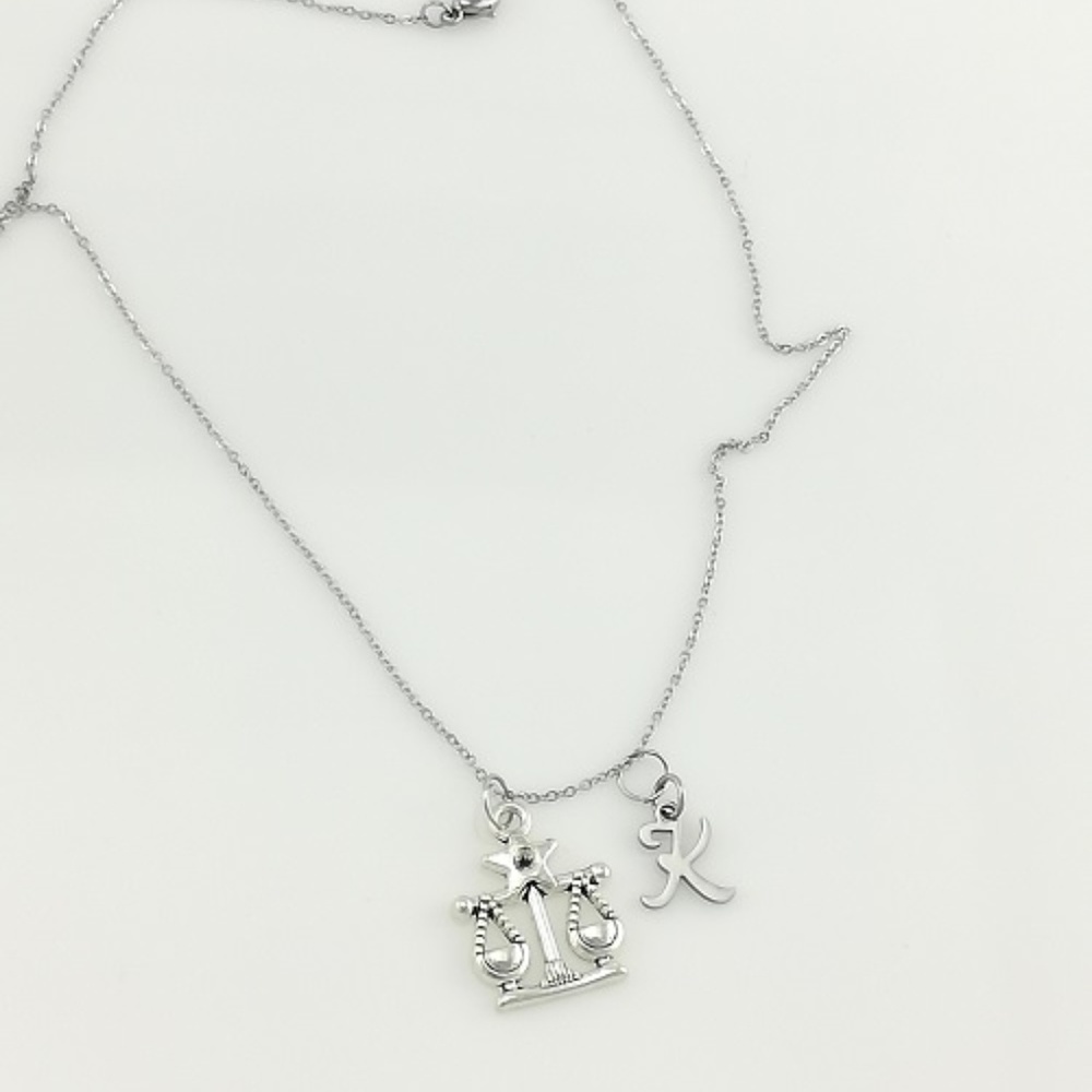 Horoscope Necklace – Italic Lettering